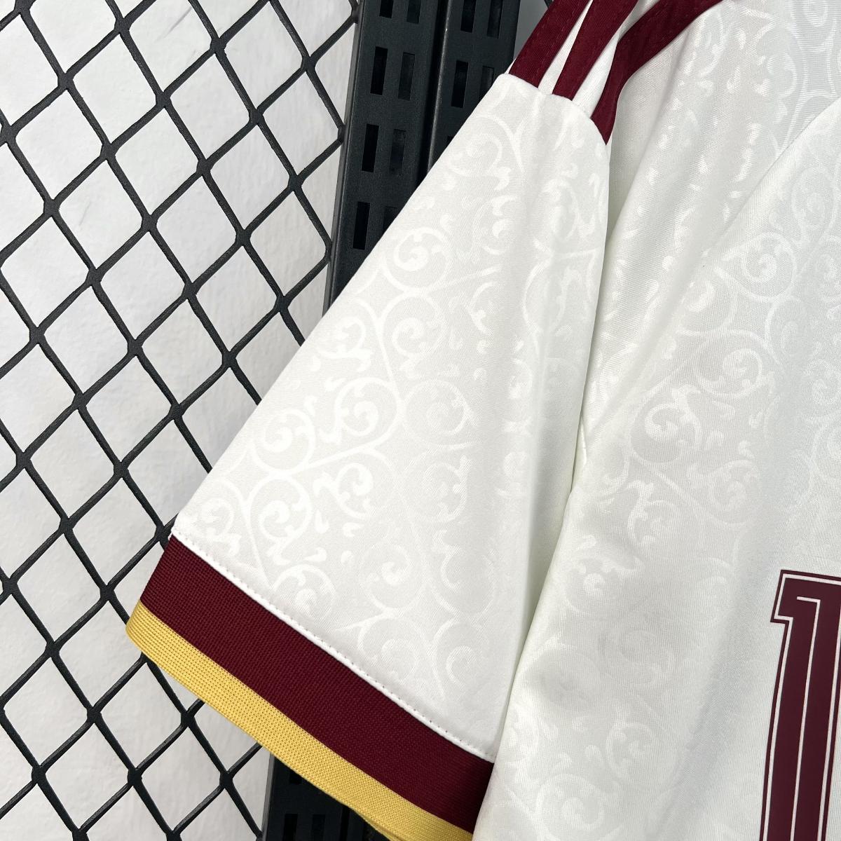 Espagne x Dellafuente - Extérieur 2026 - Choppe ton maillot